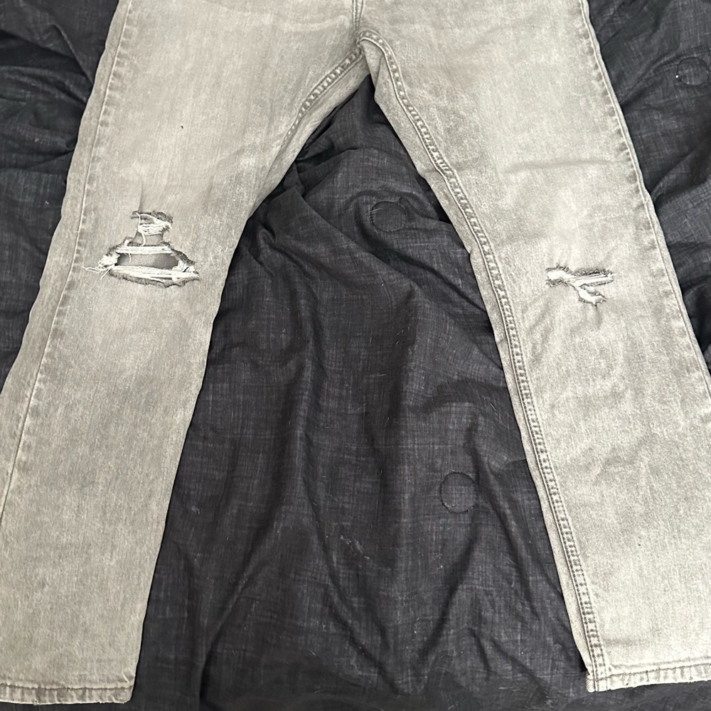 Men's Gray Distressed Jeans